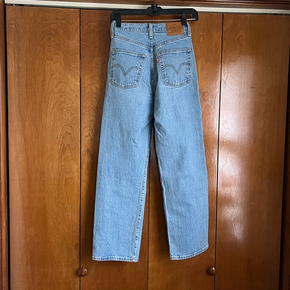 Levi’s Ribcage Jeans - Picture 5 of 5